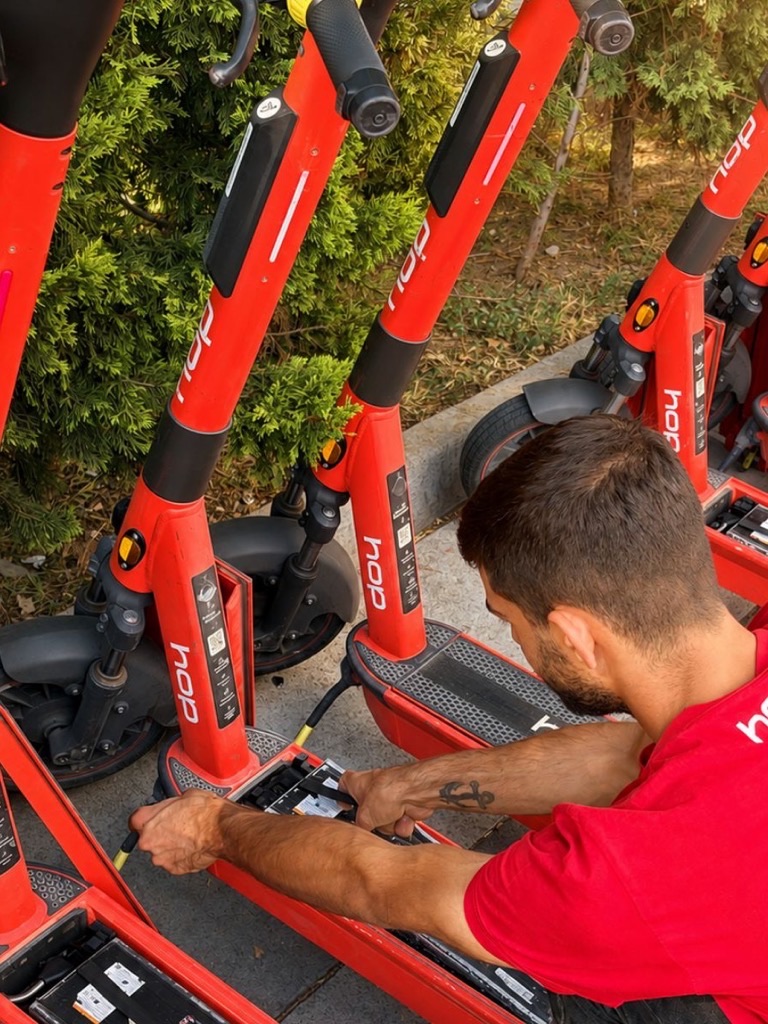Hop e-scooter bakım ve batarya değişimi